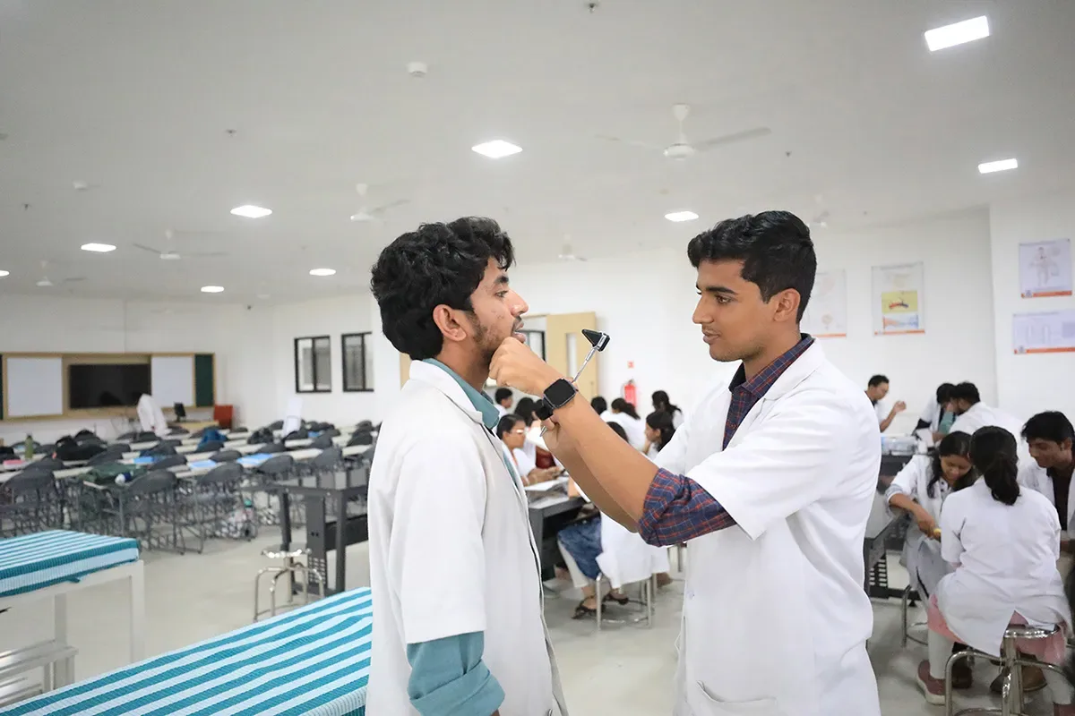 MBBS students practising clinical examination on each other at PESU IMSR