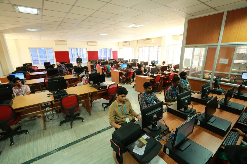 Computer Lab — Aalim Muhammed Salegh Academy of Architecture