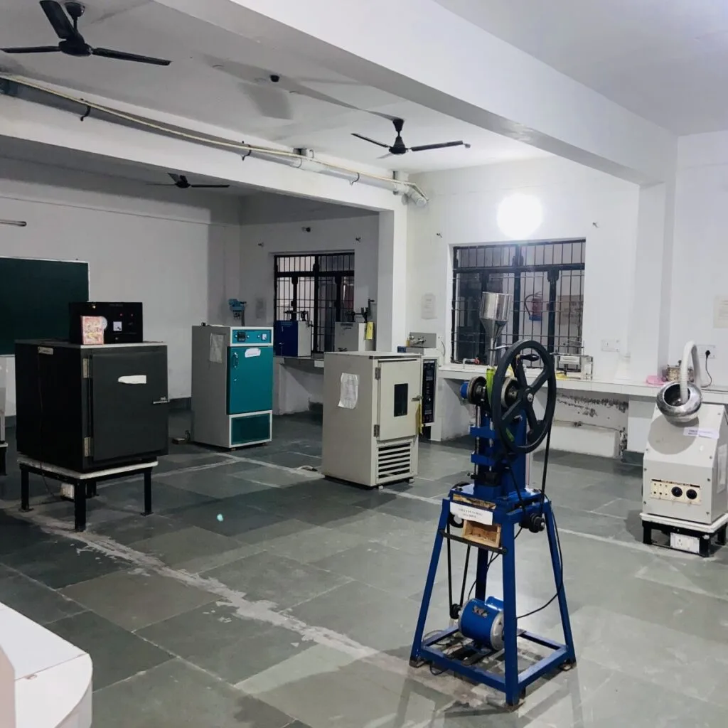 IMG_E0467-1024x1024-1.jpg — Aryakul College of Pharmacy and Research