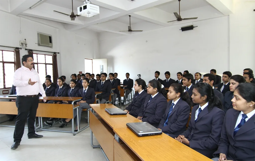 Classroom-1024x6821 — Integrated Academy of Management and Technology (INMANTEC)