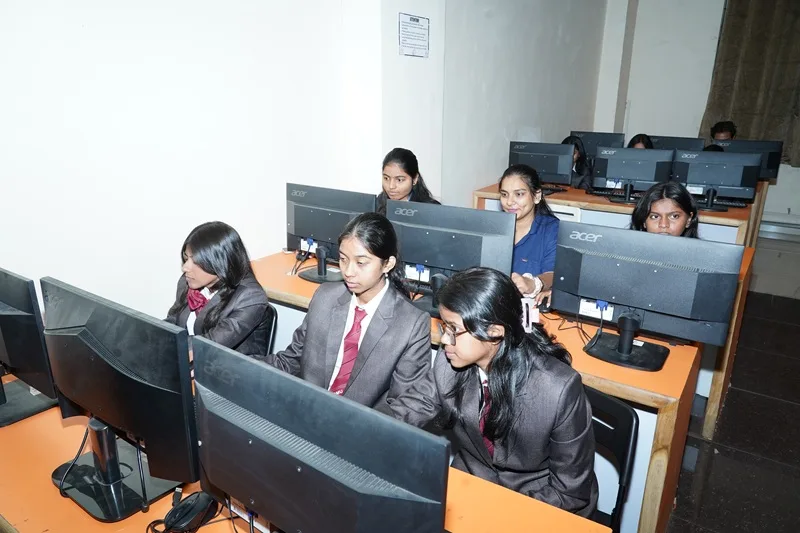 campus 8
