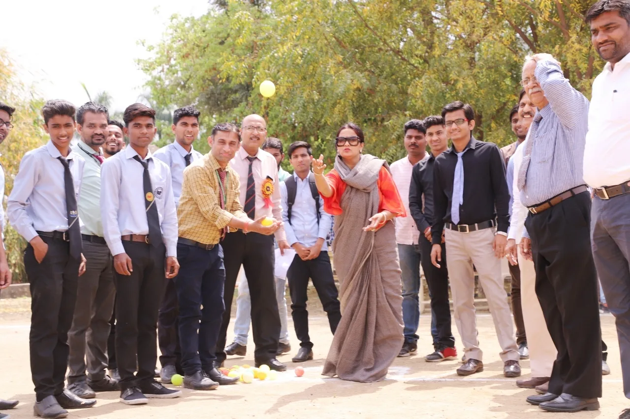 campus 8