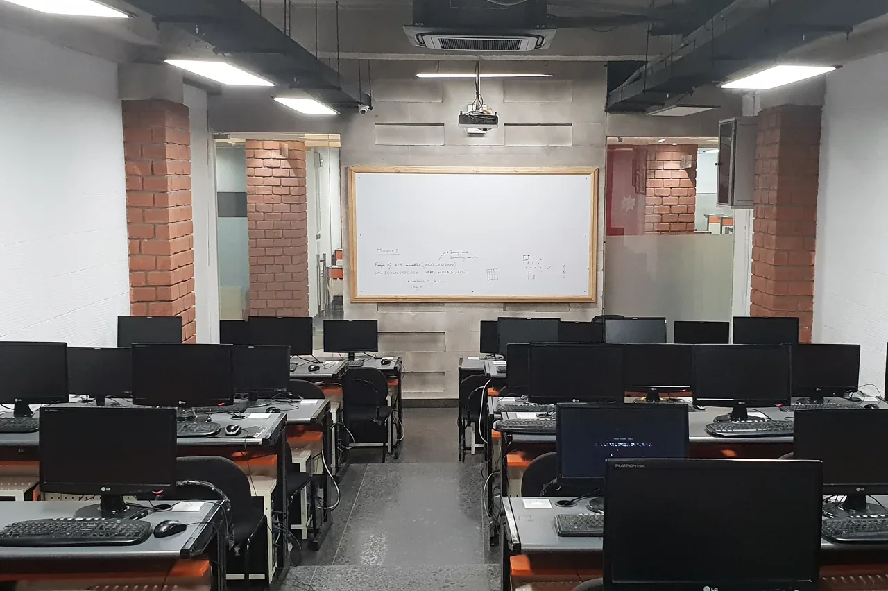 COMPUTER LAB — NIF Global, Nagpur