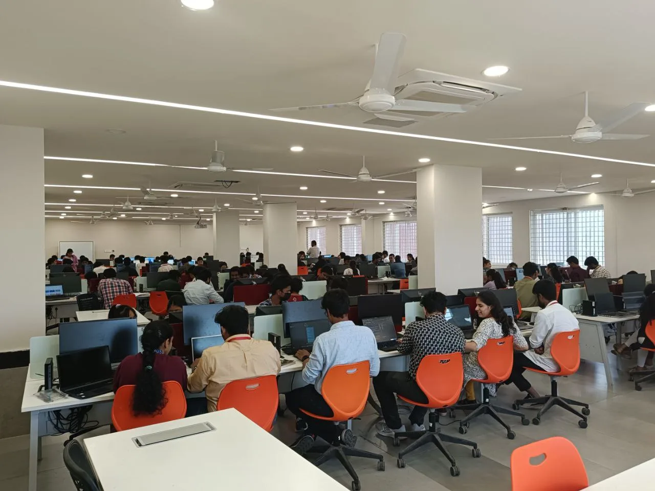 Computer Lab – (108) — KONERU LAKSHMAIAH EDUCATION FOUNDATION DEEMED TO B UNIVERSITY OFF CAMPUS AZIZNAGAR HYDERABAD