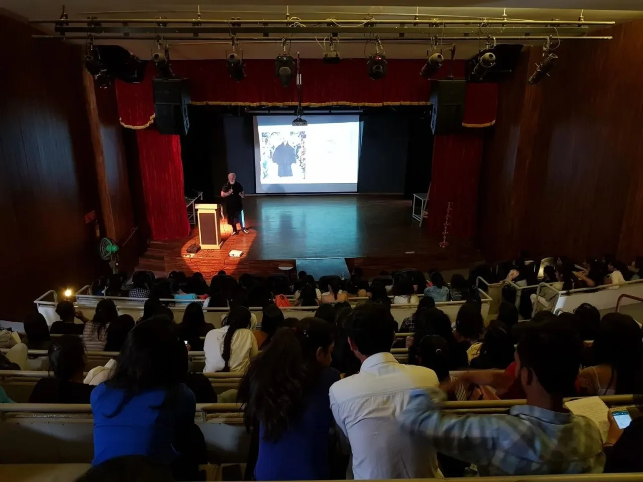 campus 8