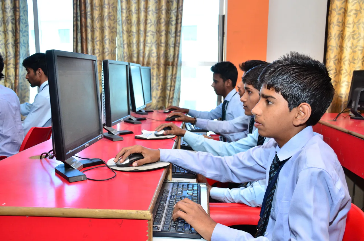 COMPUTER CENTRE – NIPS, BHOPAL — NRI Institute of Pharmaceutical Sciences