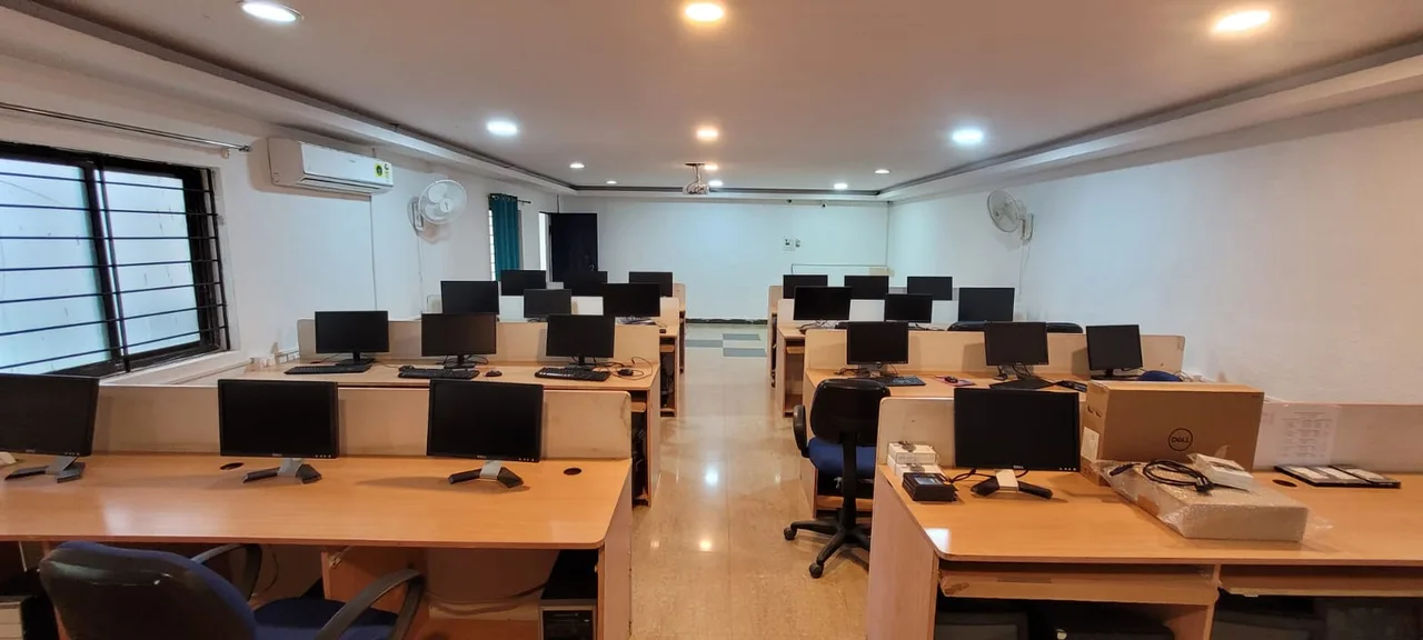 Computer Lab — BRV B.Ed. College