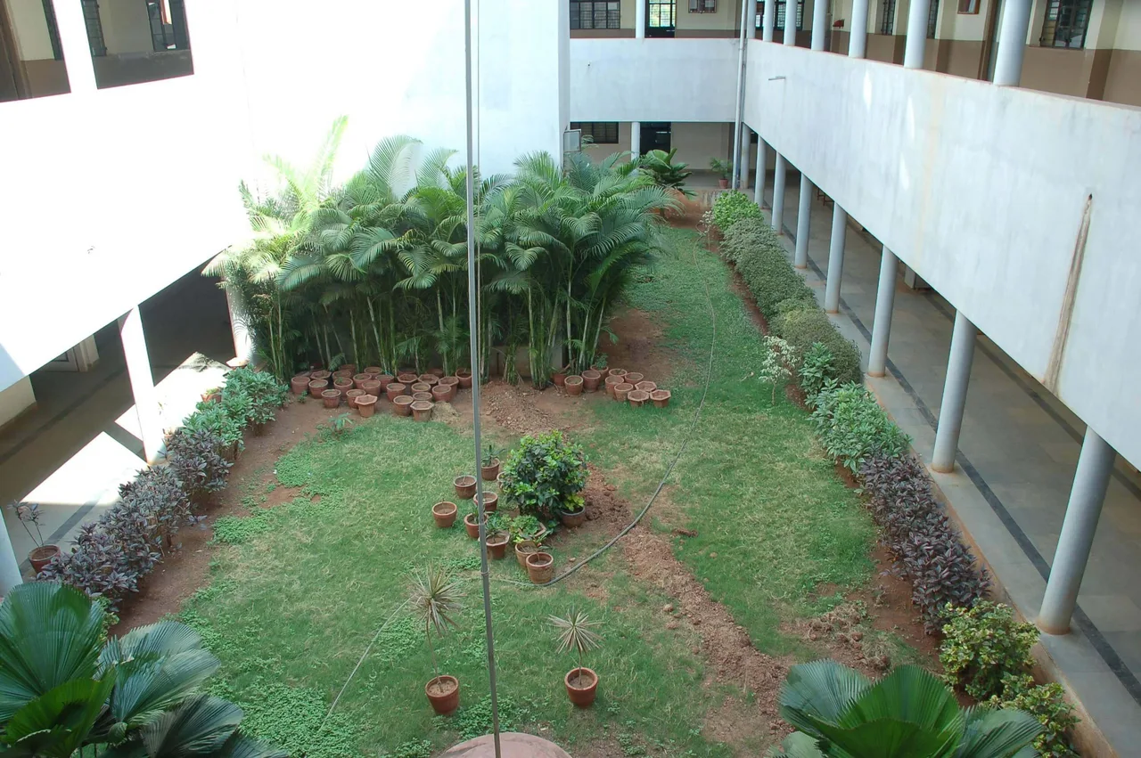 campus photo 3