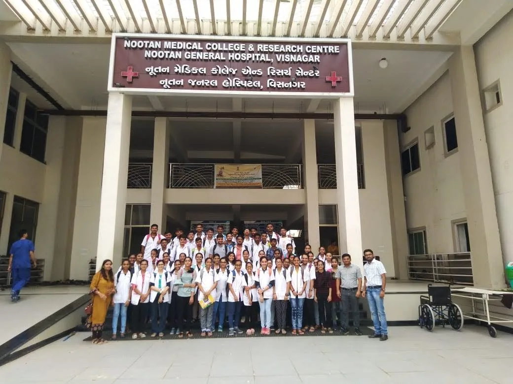 Entrance of Nootan Medical College & Research Centre and Nootan General Hospital, Visnagar, with the bilingual name board